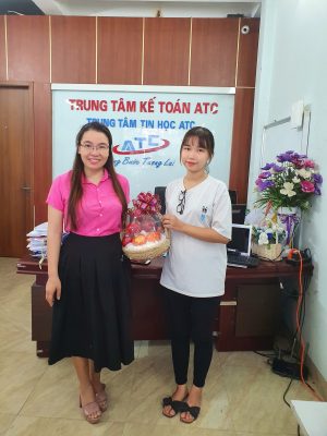 học kế toán ở thanh hóa Bạn Trang học viên có 2 CON NHỎ, nhà có DOANH NGHIỆP riêng, nhưng hàng ngày vẫn MIỆT MÀI vượt35km từ BỈM SƠN tới